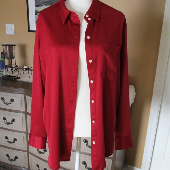 Button-up long-sleeve - Picture 1 of 9